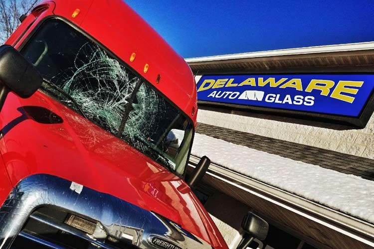 Delaware Auto Glass replaces windshields for semi trucks near Newark and surrounding areas